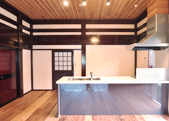 古建具と暮らすリノベーションダイニングキッチン|富山・石川の注文住宅・木造住宅・古材リフォームなどの外断熱の家づくり。株式会社アキ